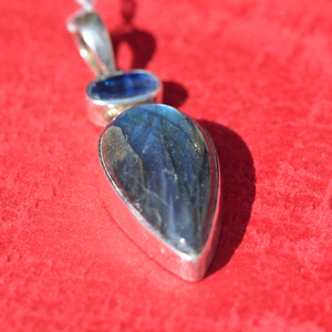 Labradorite + Cyanite