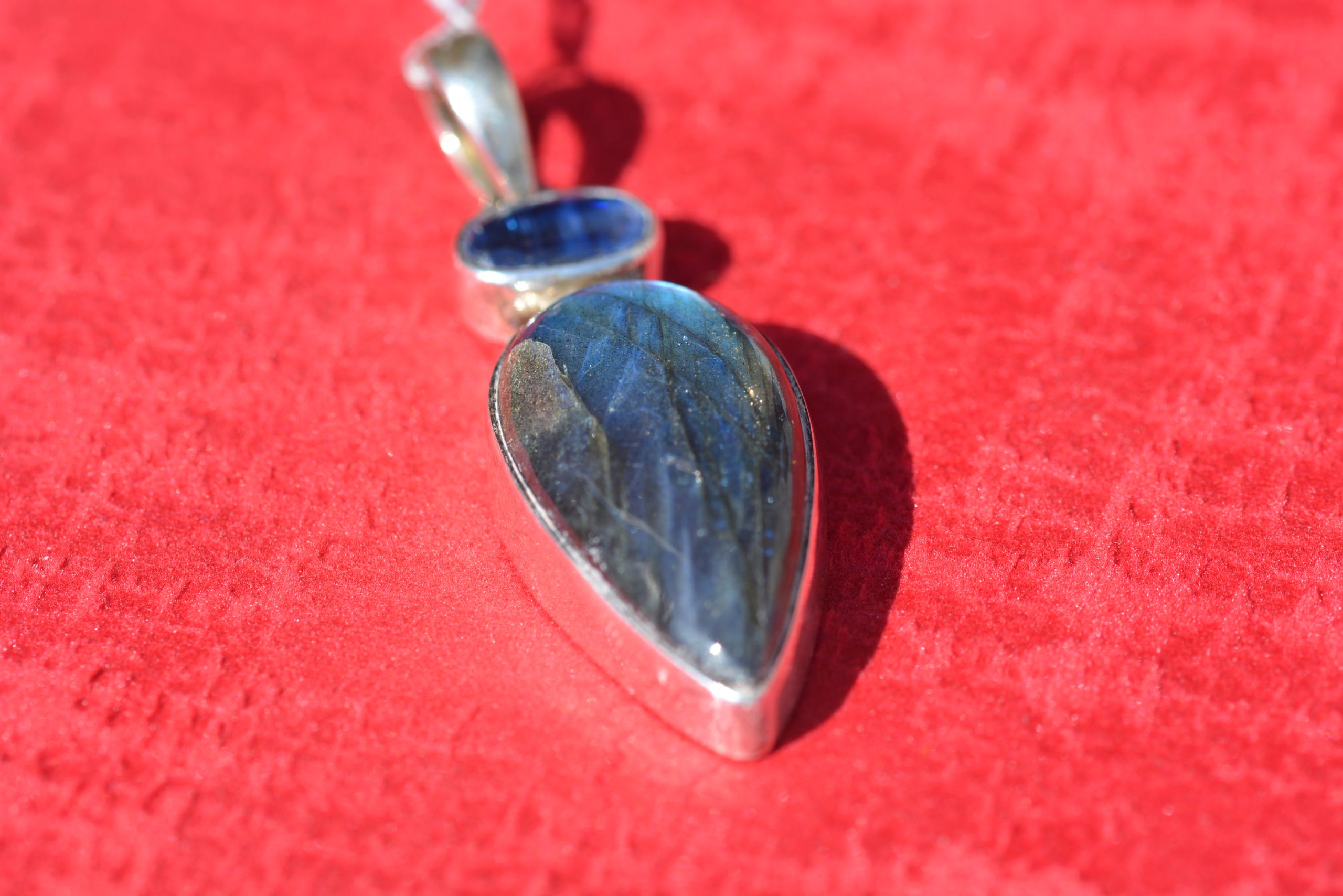 Labradorite + Cyanite
