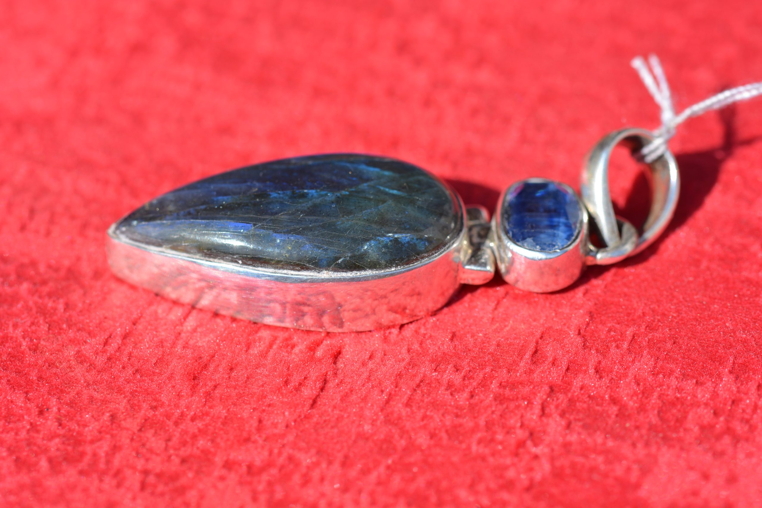 Labradorite + Cyanite