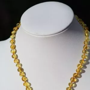 Collier Ambre enfant fermeture vis