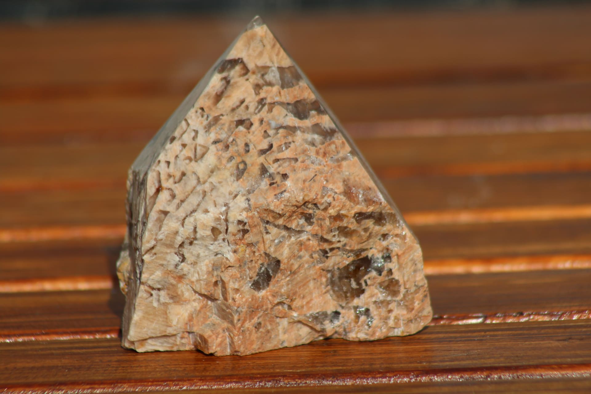 Pierre de lune tourmaline