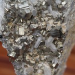 pyrite cubique de cristaux de quartz