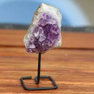 Améthyste sur socle